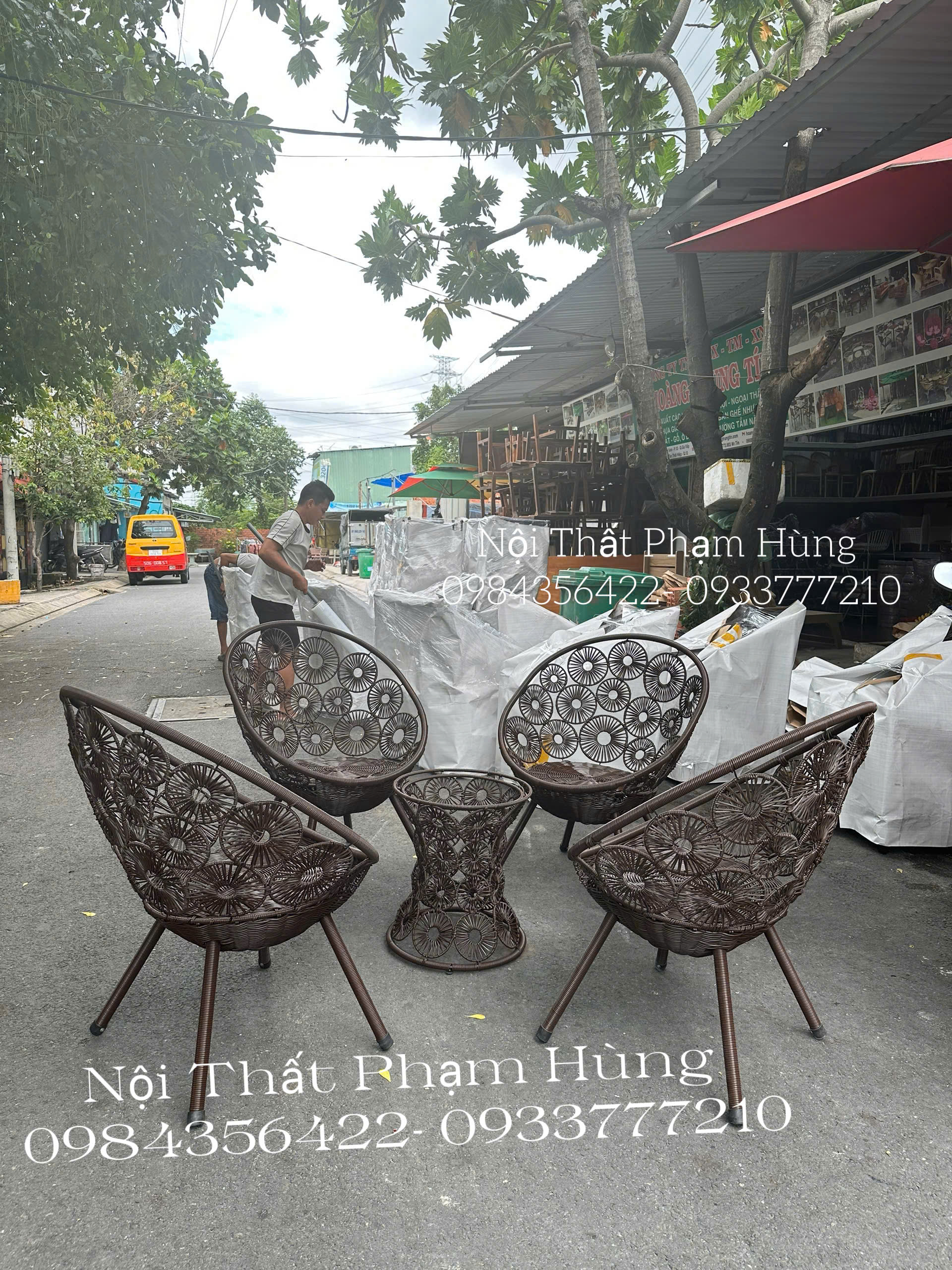 bàn ghế ban công sân vườn